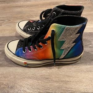 Converse Size 4 Men / 6 Women